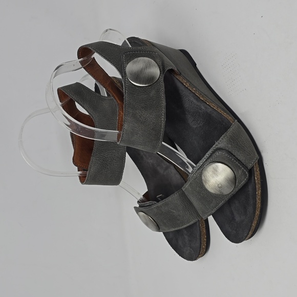 Taos Carousel Grey Leather Low Wedges Sandals Women's Size 9 - Picture 1 of 6